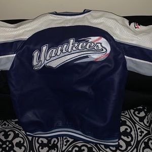 Boys Yankees jacket size M